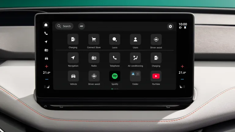 Sistemul de infotainment dispune de o nouă interfață cu utilizatorul, iar sistemul de navigație încorporat include o funcție Powerpass complet integrată, precum și opțiuni de filtrare îmbunătățite pentru stațiile de încărcare.