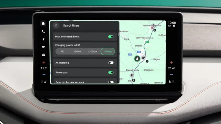 Sistemul de infotainment dispune de o nouă interfață cu utilizatorul, iar sistemul de navigație încorporat include o funcție Powerpass complet integrată, precum și opțiuni de filtrare îmbunătățite pentru stațiile de încărcare.