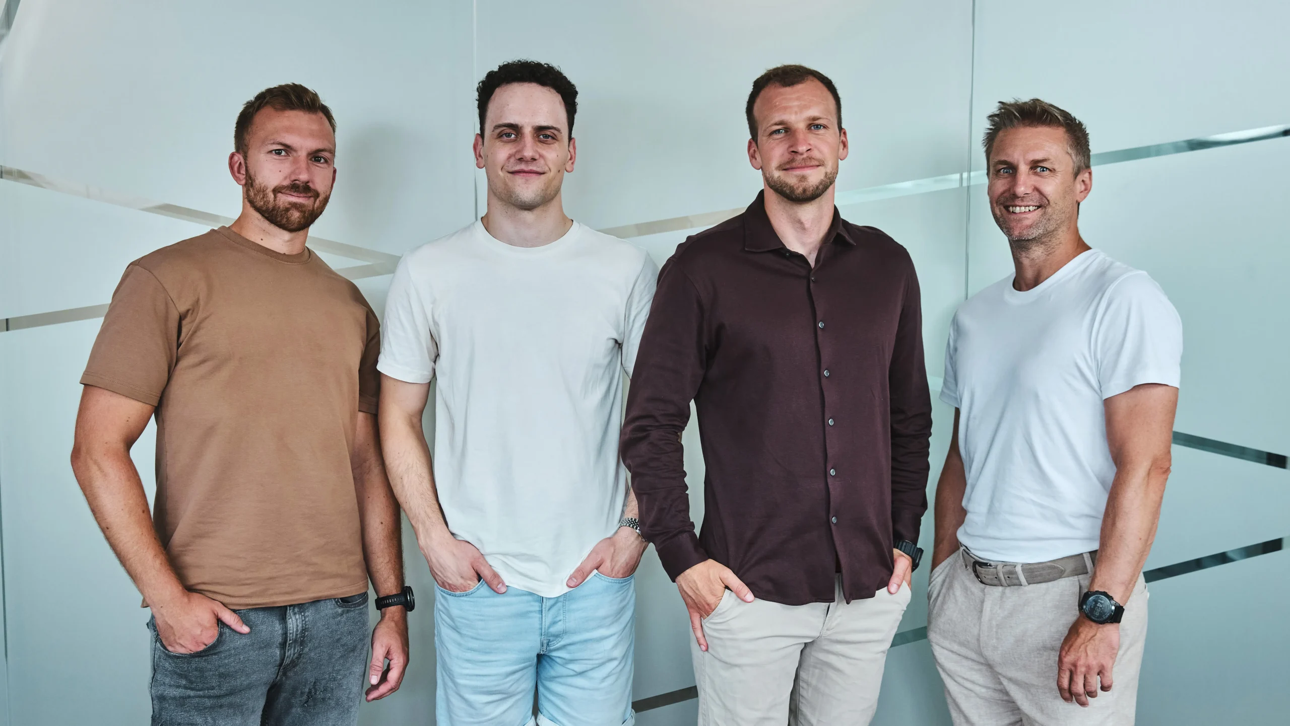 Echipa de dezvoltare a sistemelor infotainment și audio: de la stânga, Jiří Kumstát, Jan Hladík, Patrik Mlacki și Michal Zajíc.